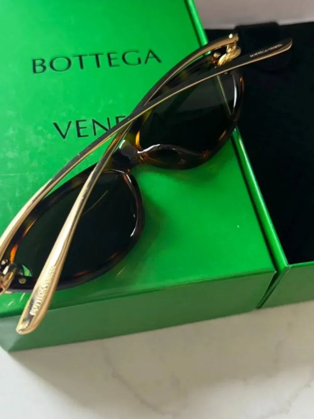 Bottega Veneta authentic style